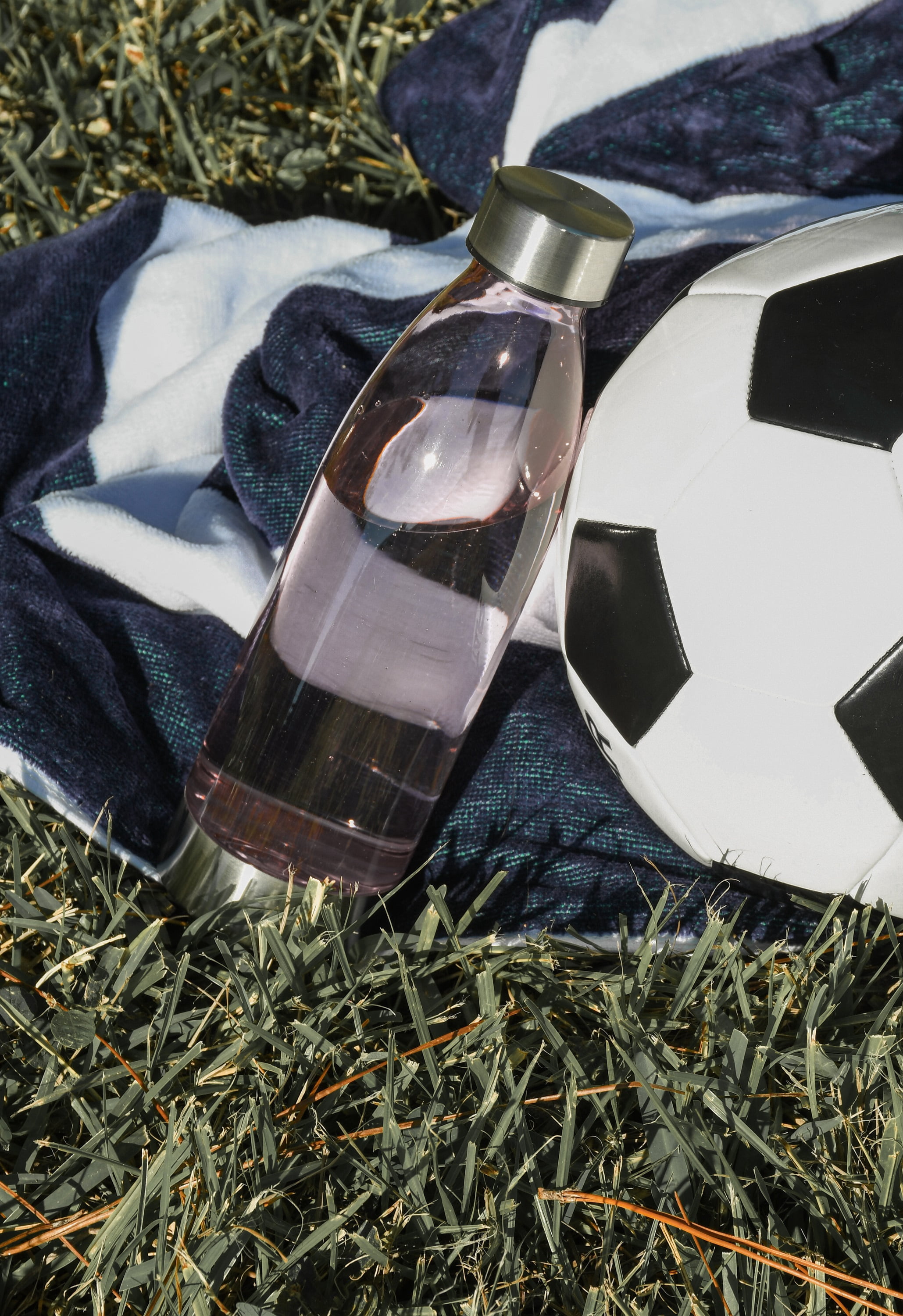 Mainstays 22 oz Plastic Water Bottle with Stainless Steel Base and Cap, Pink