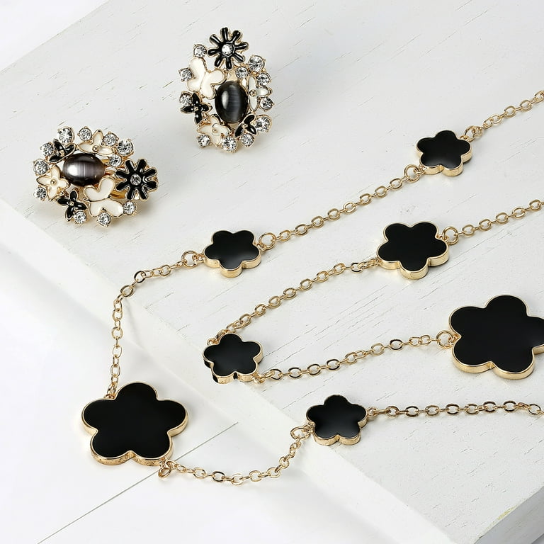 5 leaf 2024 clover necklace