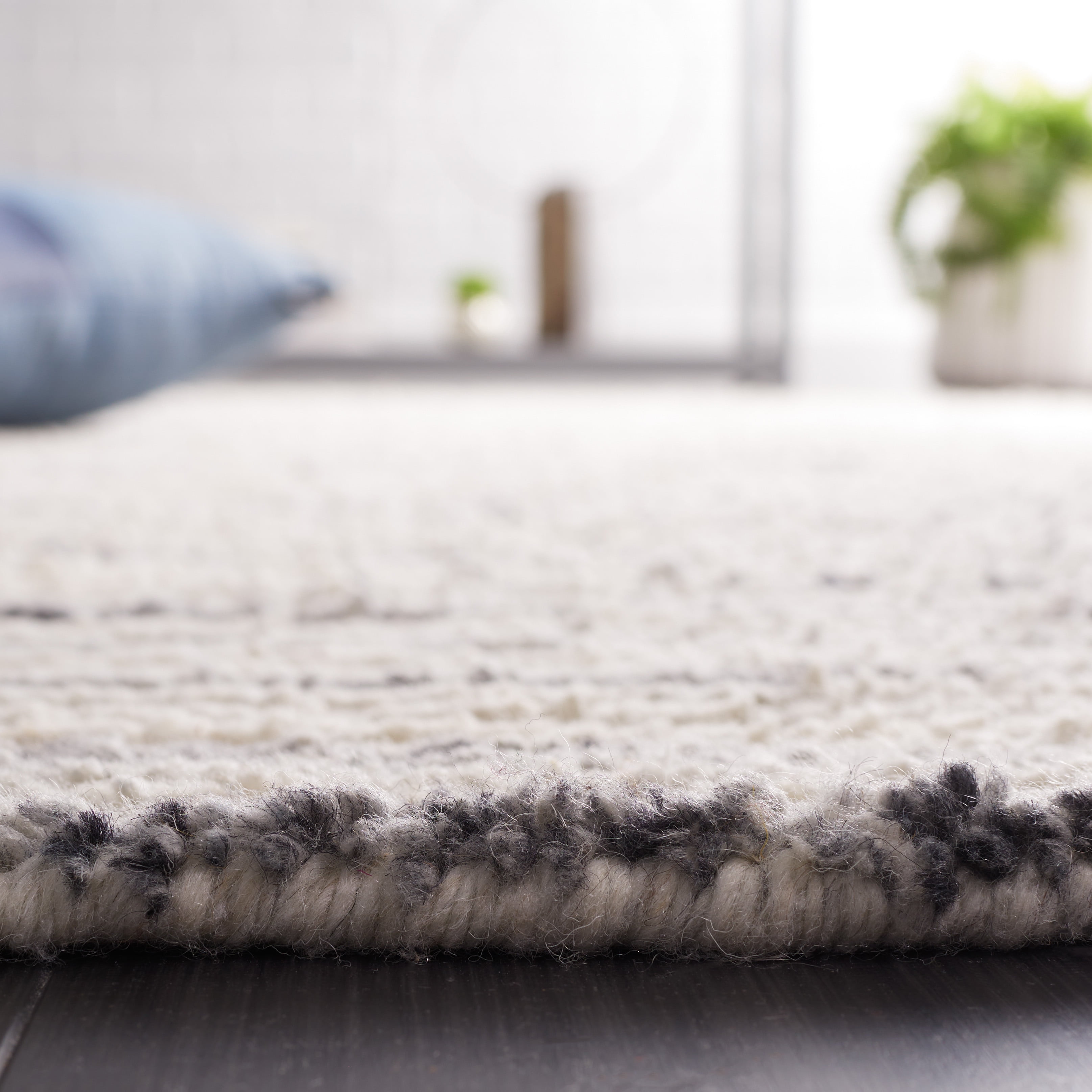 SAFAVIEH Casablanca Blake Distressed Area Rug, Grey/Ivory, 5' x 8'