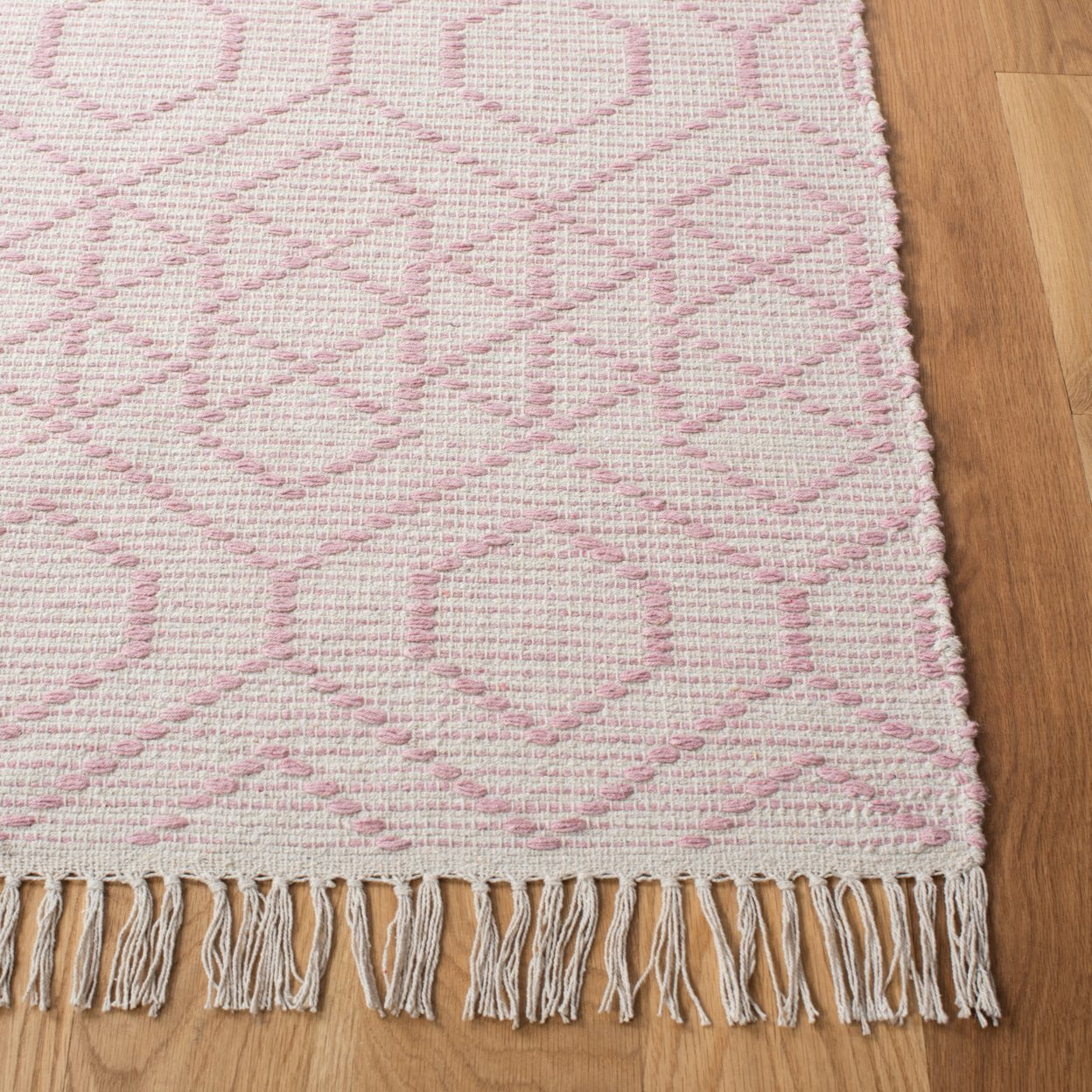 SAFAVIEH Montauk Lars Geometric Cotton Runner Rug, Pink/Ivory, 2'3" x 7'