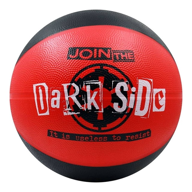 balón de básquetbol disney star wars darth vader número 7 balón tamaño 7 rojo y negro con diseño "Dark Side" en letras blancas, vista frontal centrada, textura de hule con celdas y banda de agarre visible, muestra logo circular estilo imperial; ideal para juego recreativo y entrenamiento.