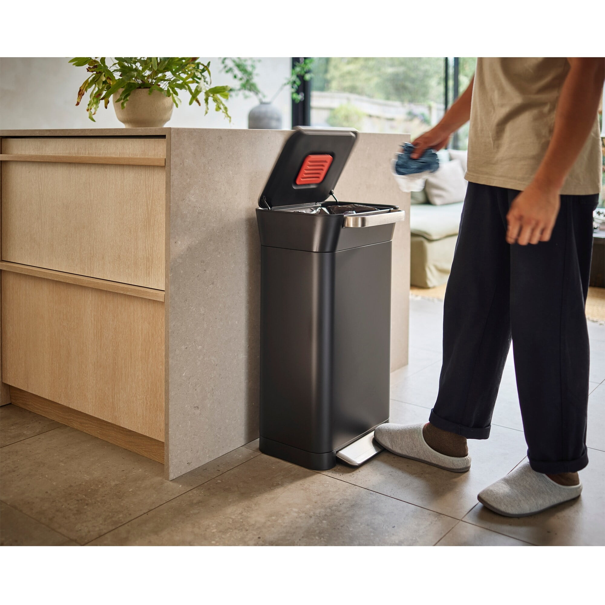 Joseph Joseph Titan 30L Trash Compactor (7.9 US Gallons) - Walmart.com