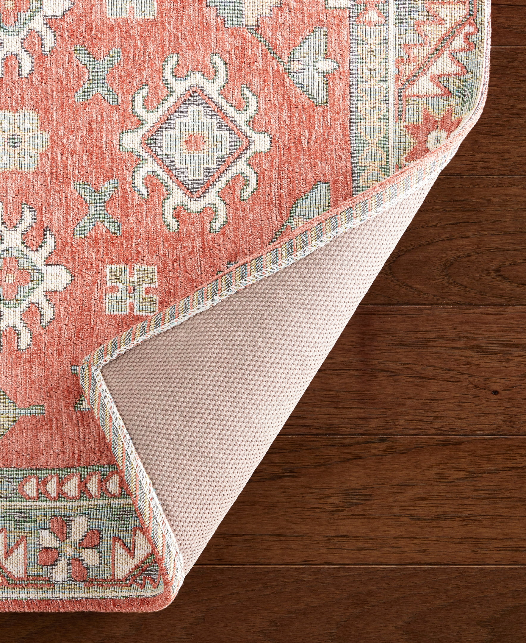 TOWN & COUNTRY LUXE Livie Forever Vintage Everwash® Washable Multi-Use Decorative Rug with Non-Slip Backing, Coral/Grey, 24"x72"