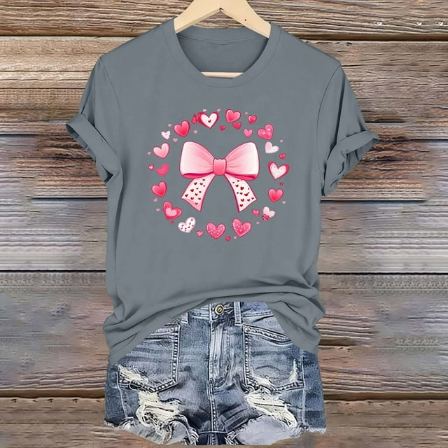 Xuyuer Valentine's Day Women's Graphic Cute Bow Tees Casual Print Round Neck T Shirt Summer Short Sleeve Trendy Tops Dressy Aesthetic T-Shirt Aesthetic Tee Tops Pink Bow Girly Tee