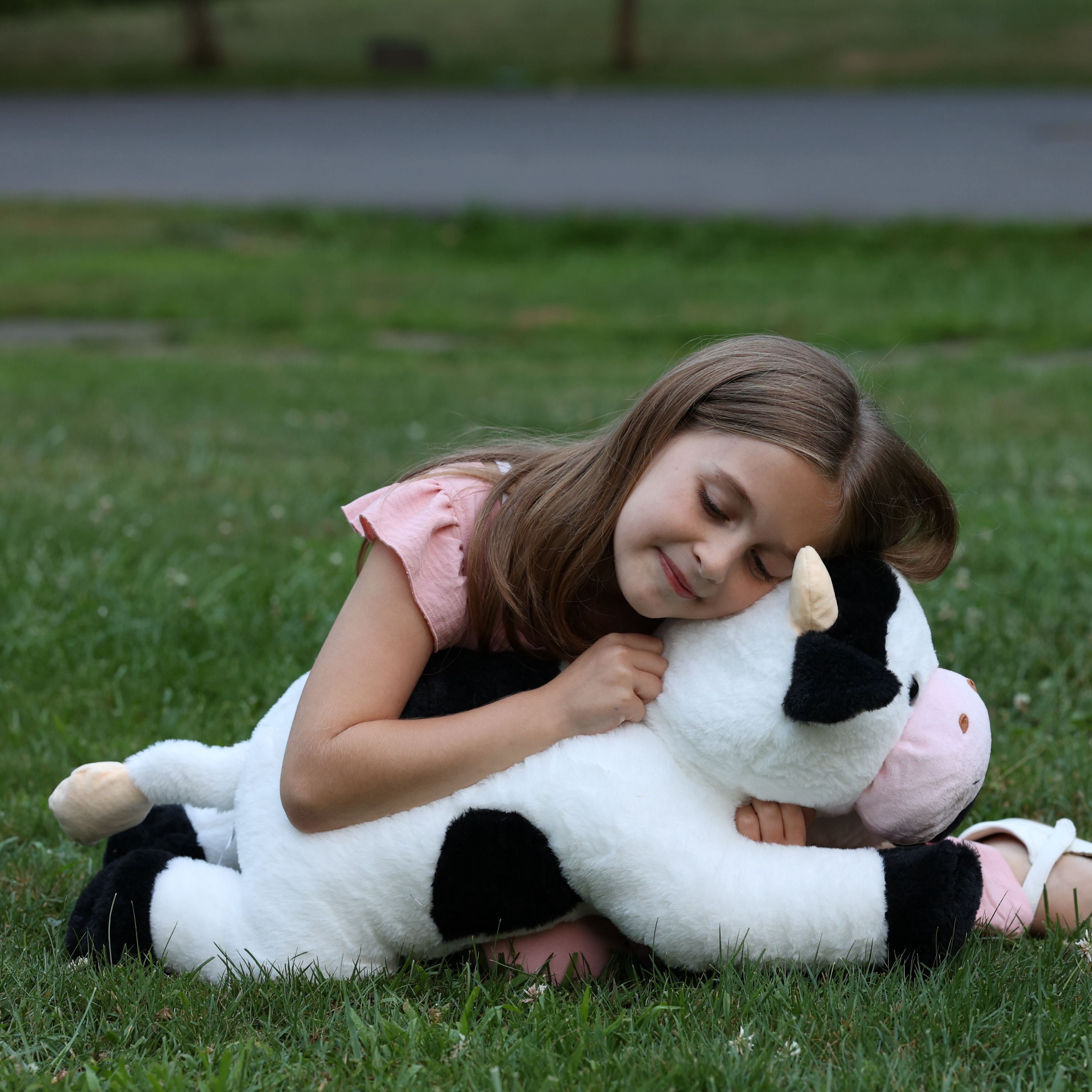 Tezituor 28" Cow Weighted Stuffed Animals 5lb Soft Microwavable Stuffed Animal Glow in The Dark