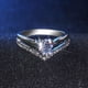 thumbnail image 1 of Anillo de compromiso de compromiso con diamantes y circón en forma de corazón Wmkox8yii fajkfhkj2176, 1 of 4