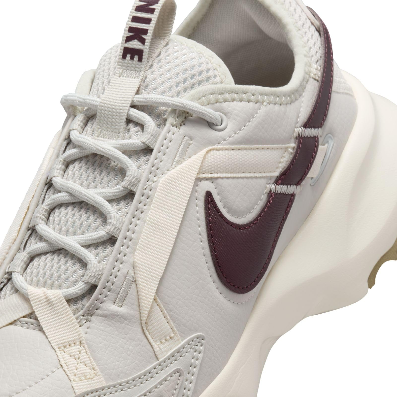 Nike Tc 7900 Women's Trainers, Light Bone Burgundy Crush Pale Ivory, 9