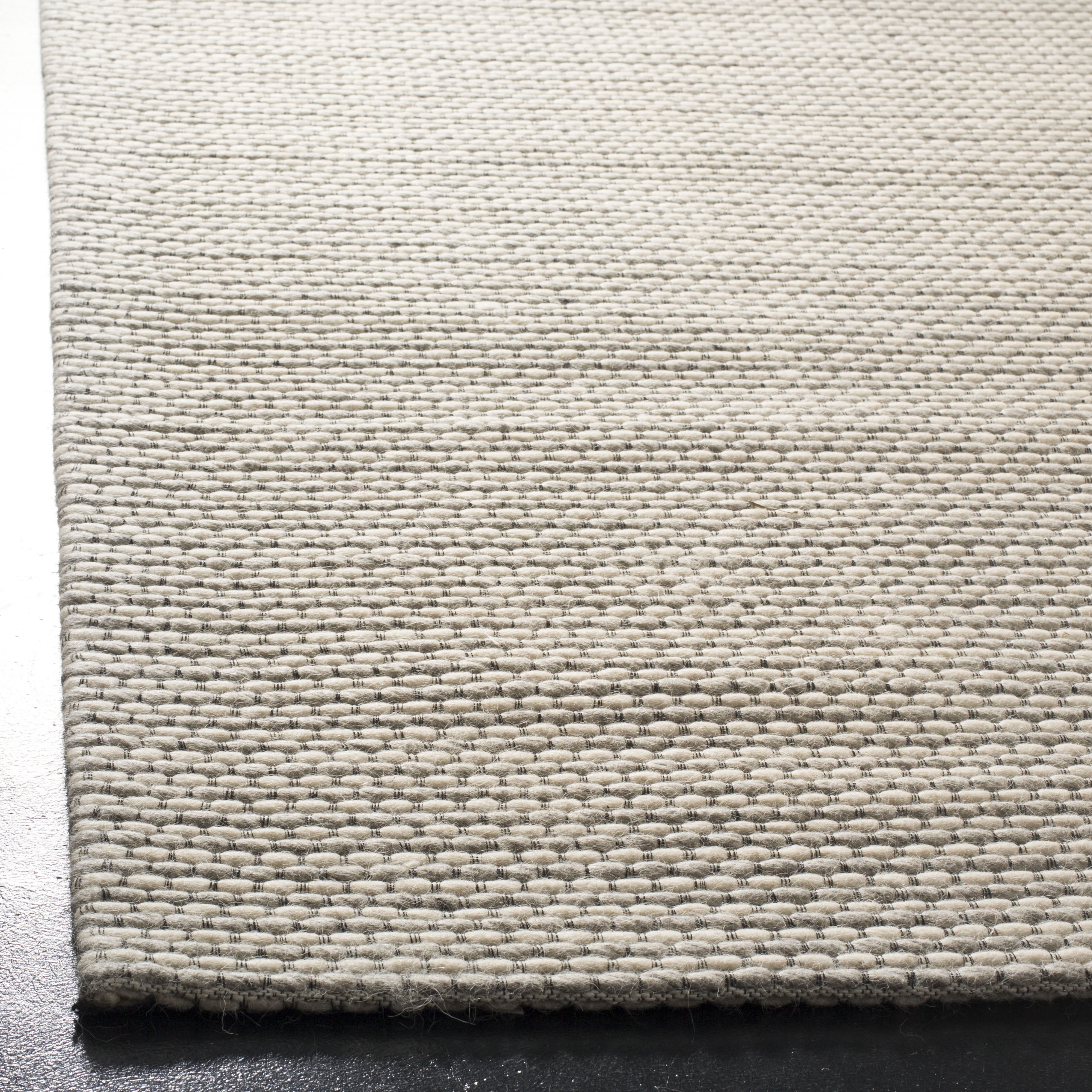 SAFAVIEH Natura Corine Geometric Area Rug, Silver/Ivory, 6' x 6' Round