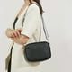 thumbnail image 3 of Bolso para Mujer Bandolera Con Correa Ancha A La Bandolera Sencilla (negro), 3 of 9