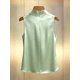 thumbnail image 3 of Blusa Sin Mangas De Satén Verde Con Cuello Plisado Y Escote Hueco, 3 of 30