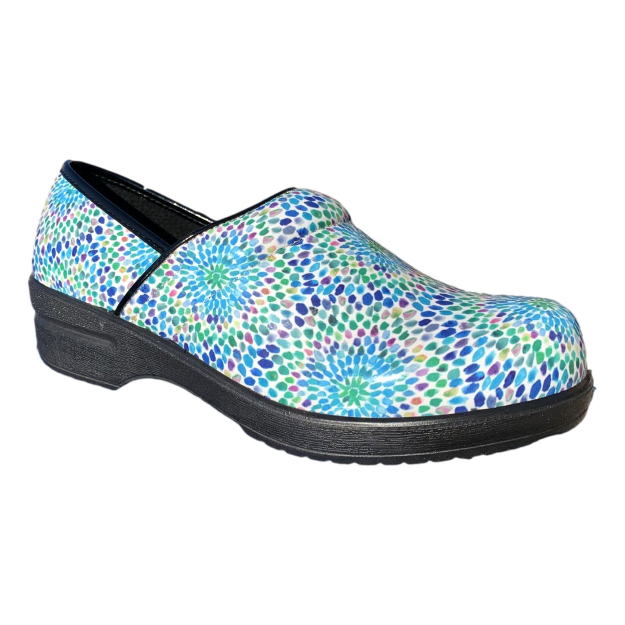 savvy brand nursing shoes