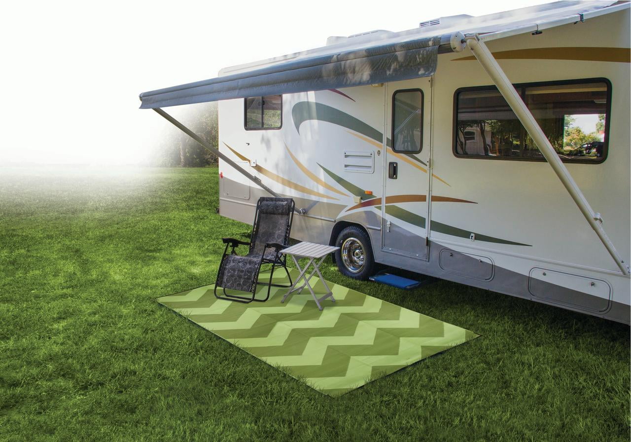 Camco 42879 Reversible Outdoor Mat (6' x 9', Green Chevron Design)