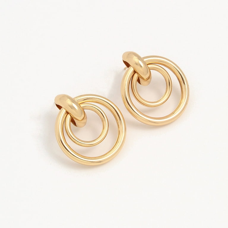 Ring type stud store in gold