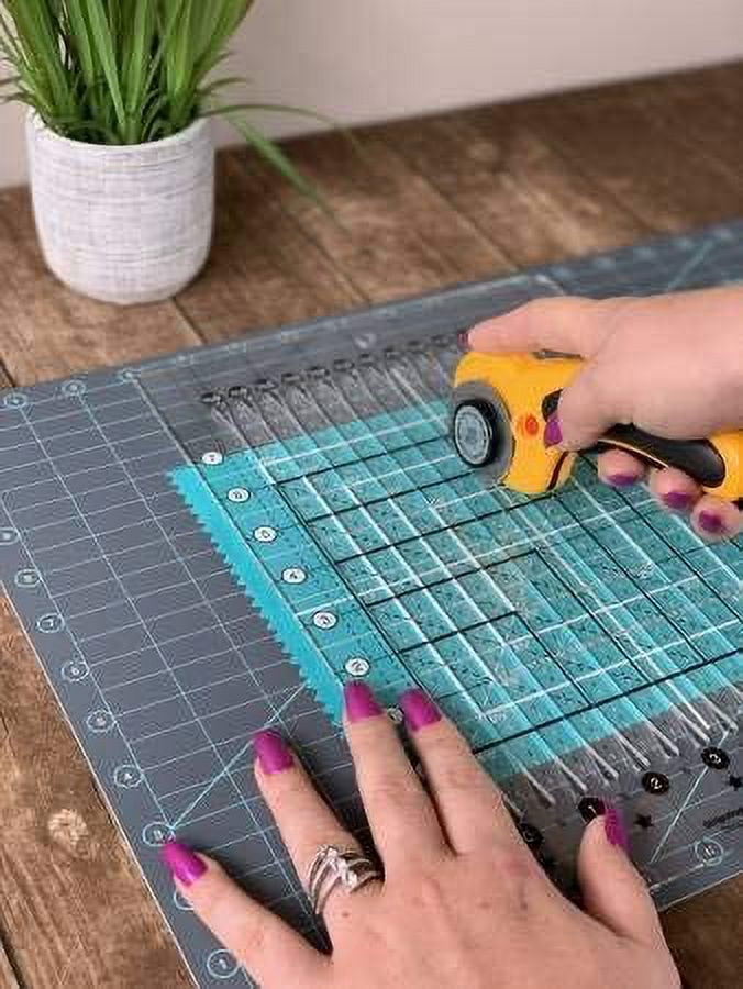 Creative Grids Self-Healing Double Sided Rotary Cutting Mat 18in x 24in