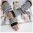 thumbnail image 2 of Bonita funda de muñeca de punto abierta con medio dedo para otoño e invierno, funda de muñeca de moda, 2 of 5