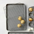 thumbnail image 3 of Plaque à pâtisserie 3063 de 18 x 13 pouces et grille de refroidissement en métal antiadhésif de 17,5 x 12,5 pouces de Taste of Home, 3 of 5