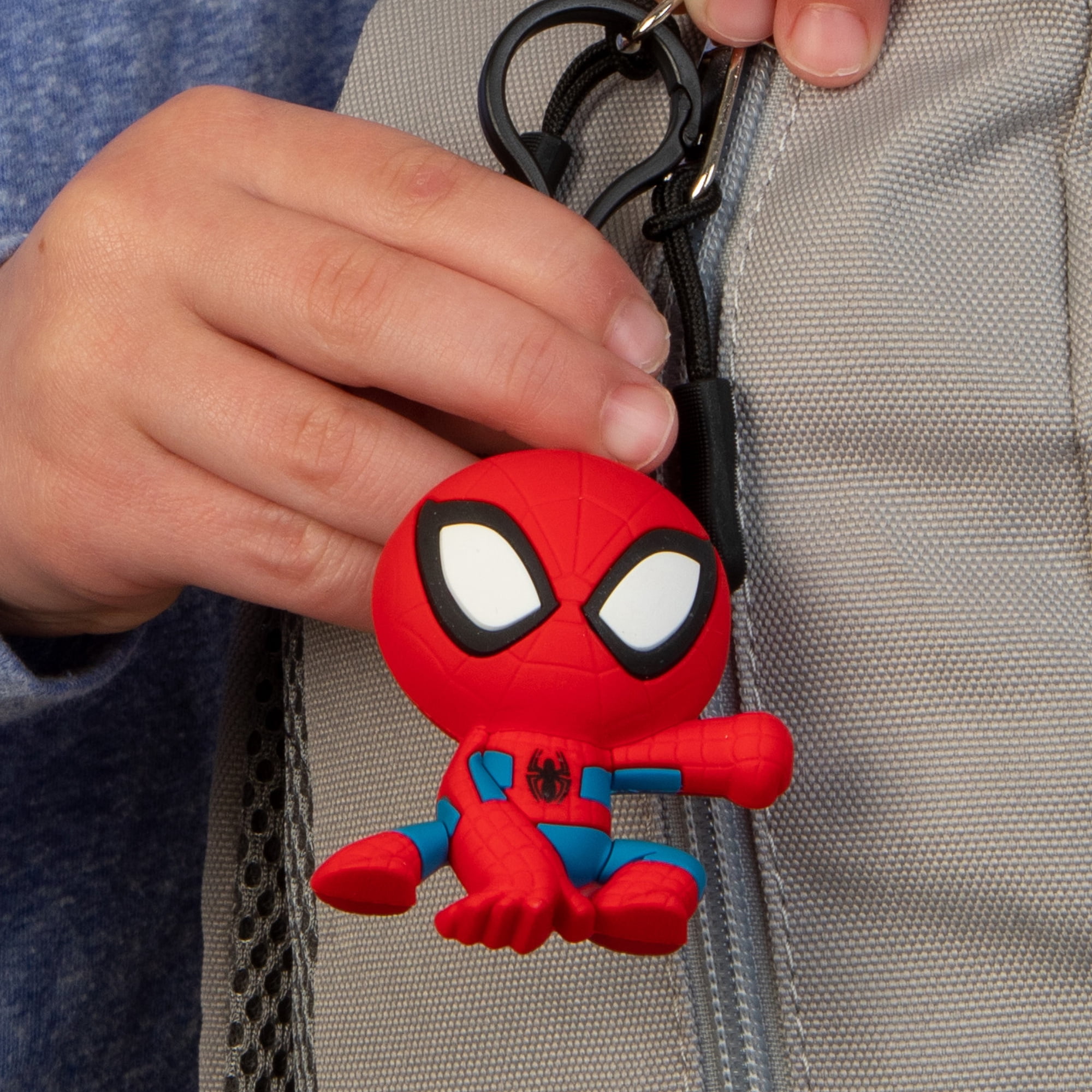 Disney: Backpack Clip Blind Bag - Marvel Comics - 3" Mystery Collectible Figure, 3D Sculpt Characters, Metal Clip & Chain, Surprise Asstd Licensed Toy