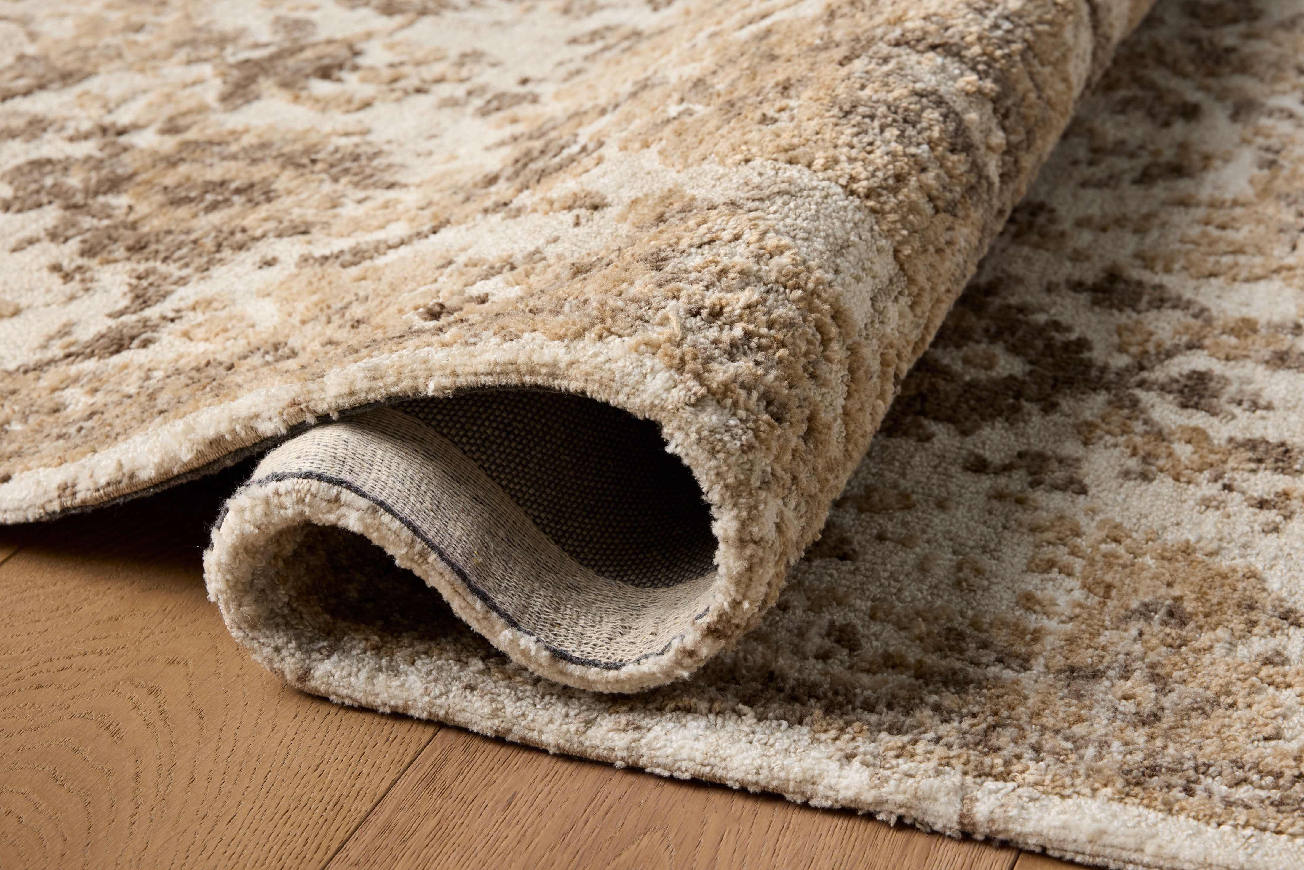 Loloi Percival Ivory / Natural 3'-6" x 5'-6" Area Rug
