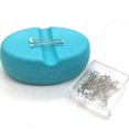 thumbnail image 1 of Alfiletero magnético con cajón – Turquesa – Potente soporte magnético para alfileres de costura – 50 alfileres con cabeza de cristal incluidos – Cesta elegante para alfileres, clips y tornillos, 1 of 4
