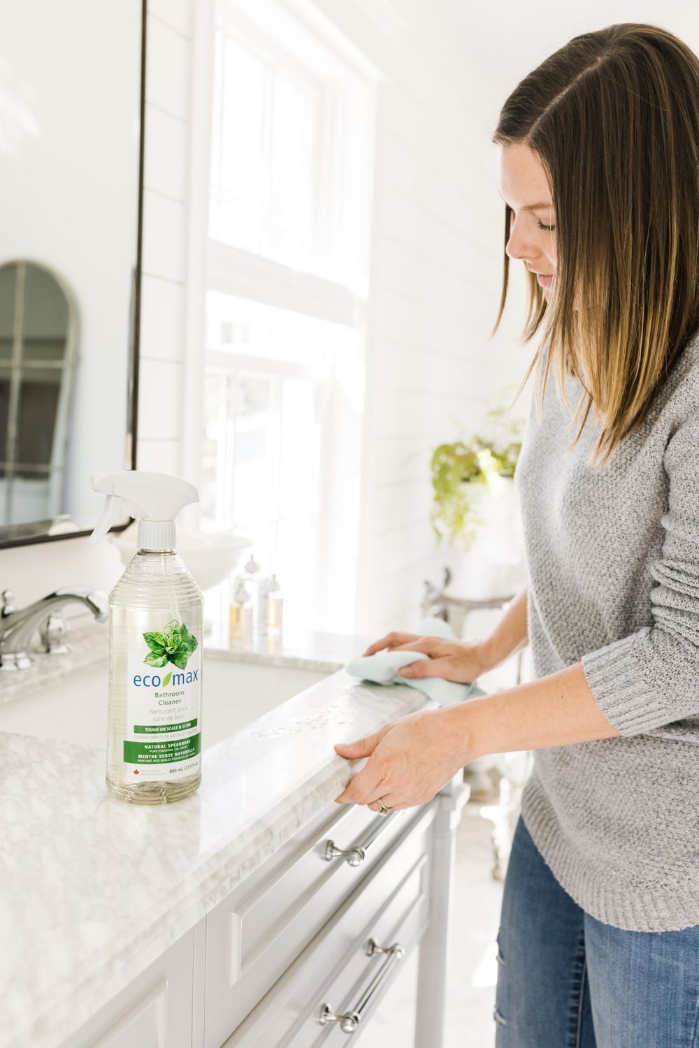 Bathroom Cleaner, Tough on Scale & Scum