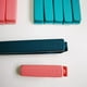 thumbnail image 3 of Pinza de sellado Ikea Bevara Multicolor 30 unidades, 3 of 7