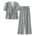 thumbnail image 3 of Conjunto de pantalón largo estampado para mujer, camisa de manga corta con cordones, pantalones informales, 2 piezas, verano 2024, 3 of 5
