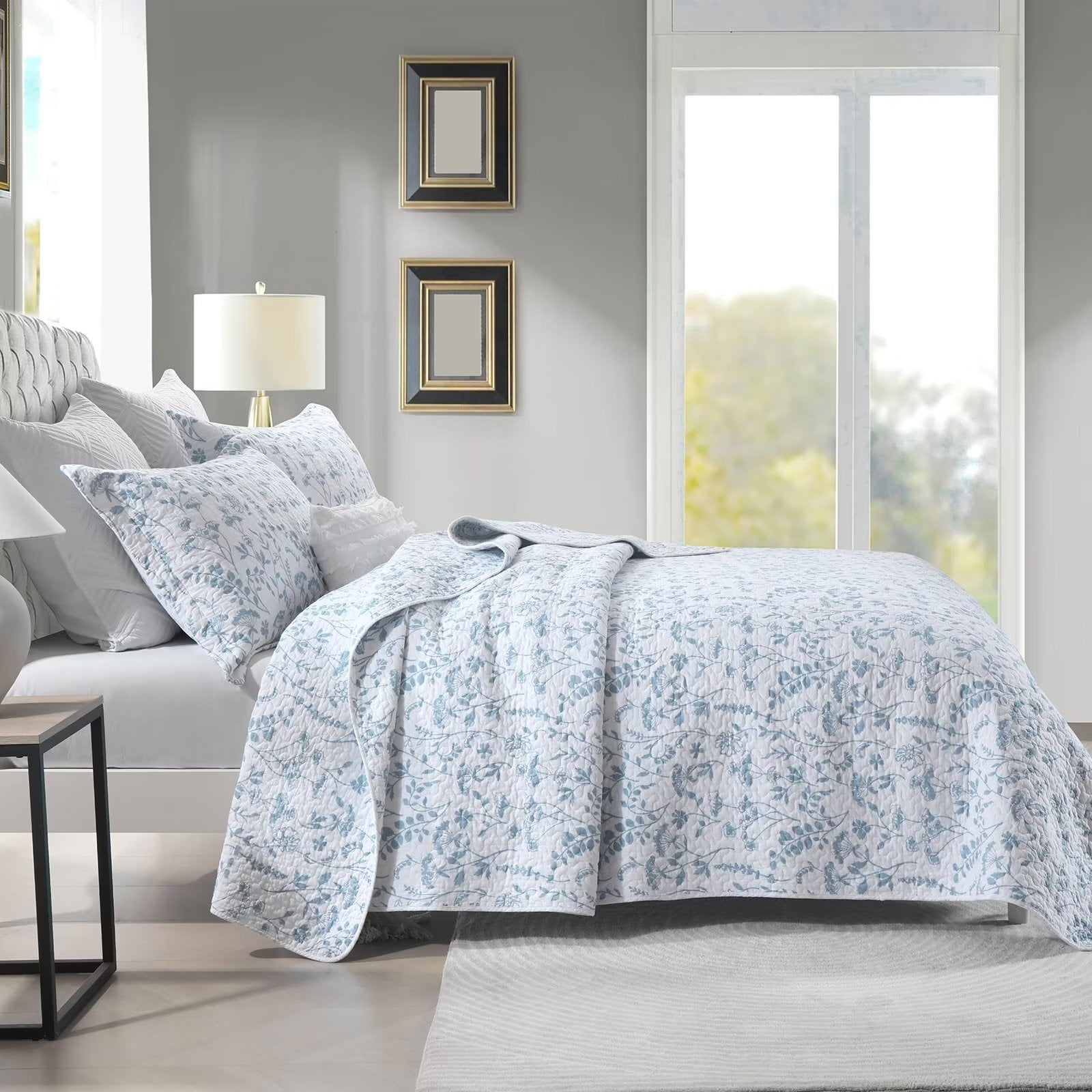 Bedduvit Blue & White Floral King Size Quilt - 100% Cotton Spring Flower Reversible Garden Country Quilt Bedspread, Lightweight Breathable King Quilt, 3-Piece Comforter Set for All Season 98"x106"