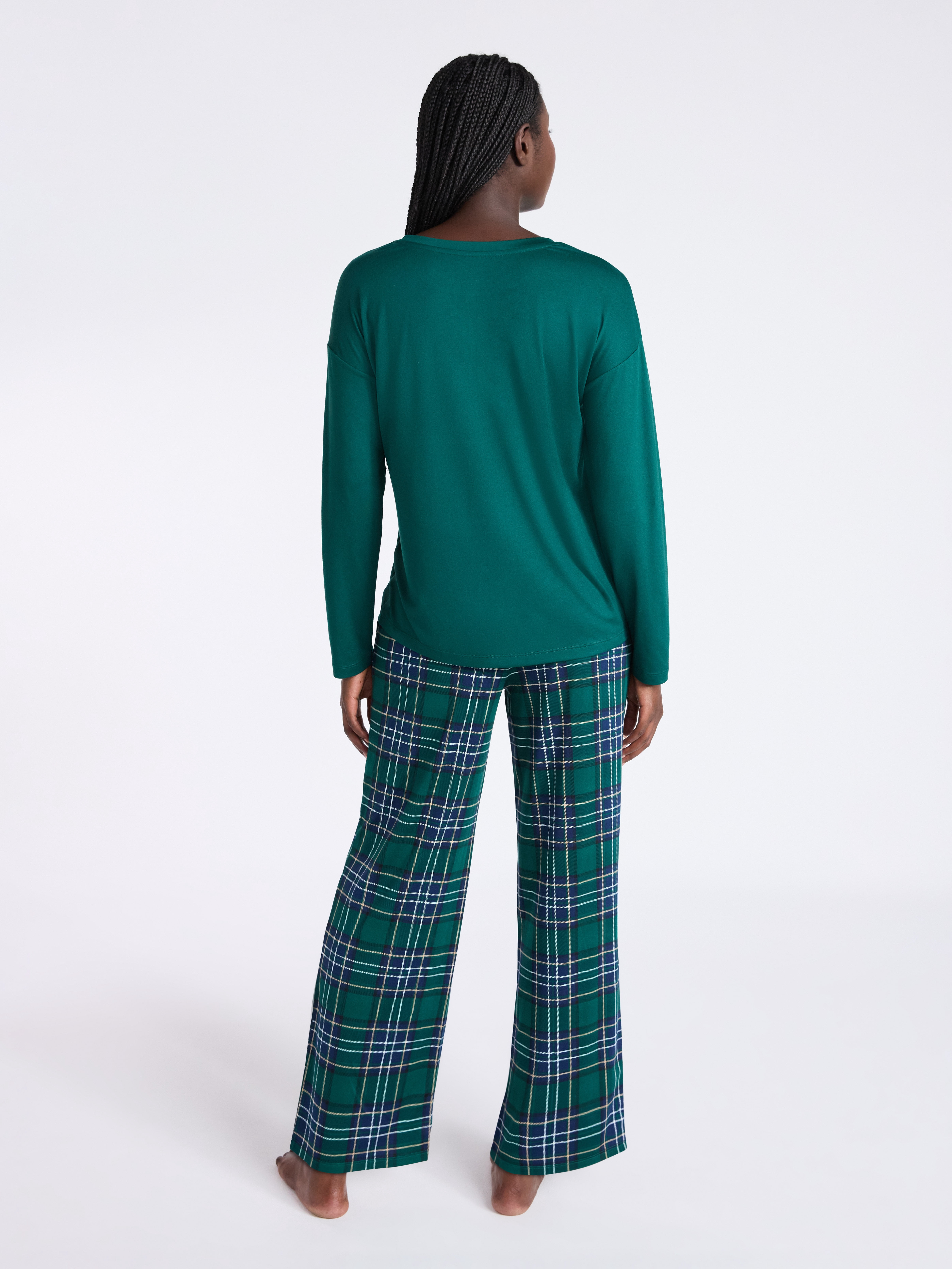 Joyspun Women's Dreamy Soft Collection Long Sleeve Sleep Top and Straight Leg Pants Pajama Set, 2-Piece, Sizes XS-3X