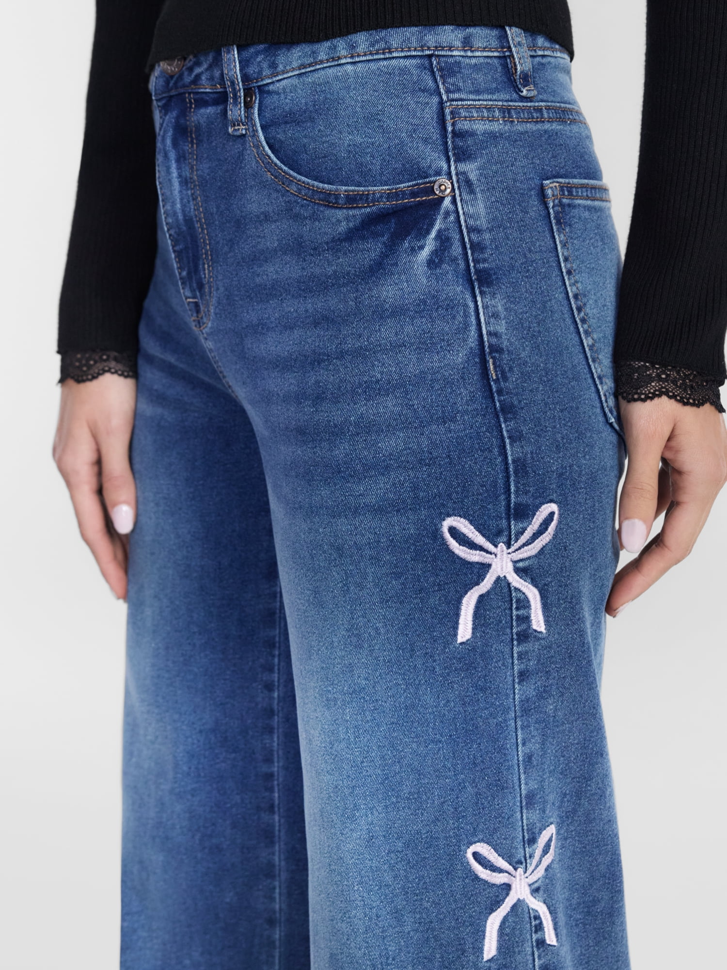 Madden NYC Women’s Ultra 90's Jeans with Bow Embroidery, 32'' Inseam, Sizes 00-18