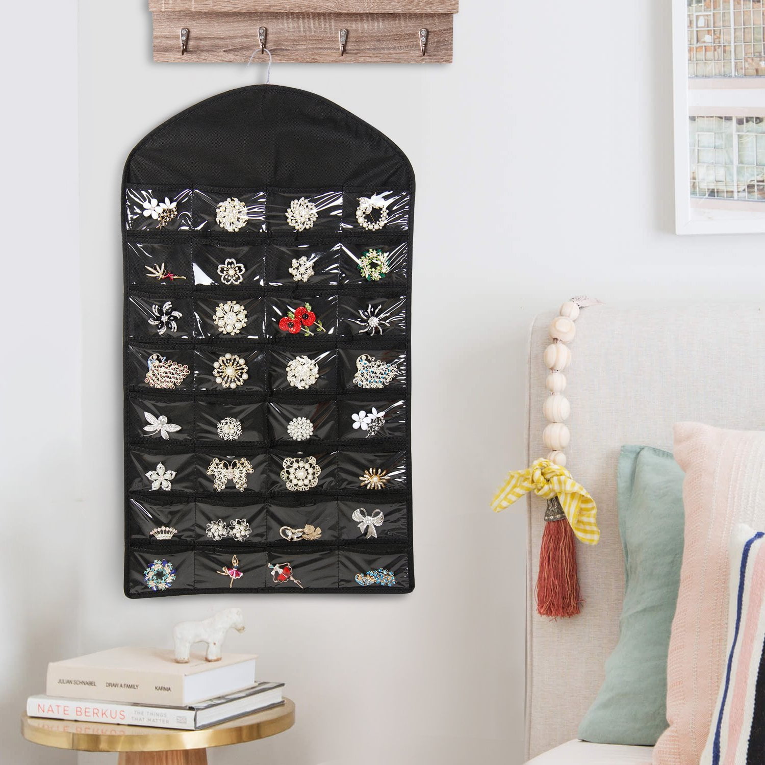 Hanging Jewelry Organizer With 32 Pockets 18 Hook Nonwoven Fabric