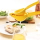 thumbnail image 5 of Exprimidor manual de cítricos, exprimidor de limón, exprimidor de frutas, prensa de lima, metal, exprimidor de mano profesional, herramienta de cocina (amarillo) JFHHH pequeña, 5 of 5