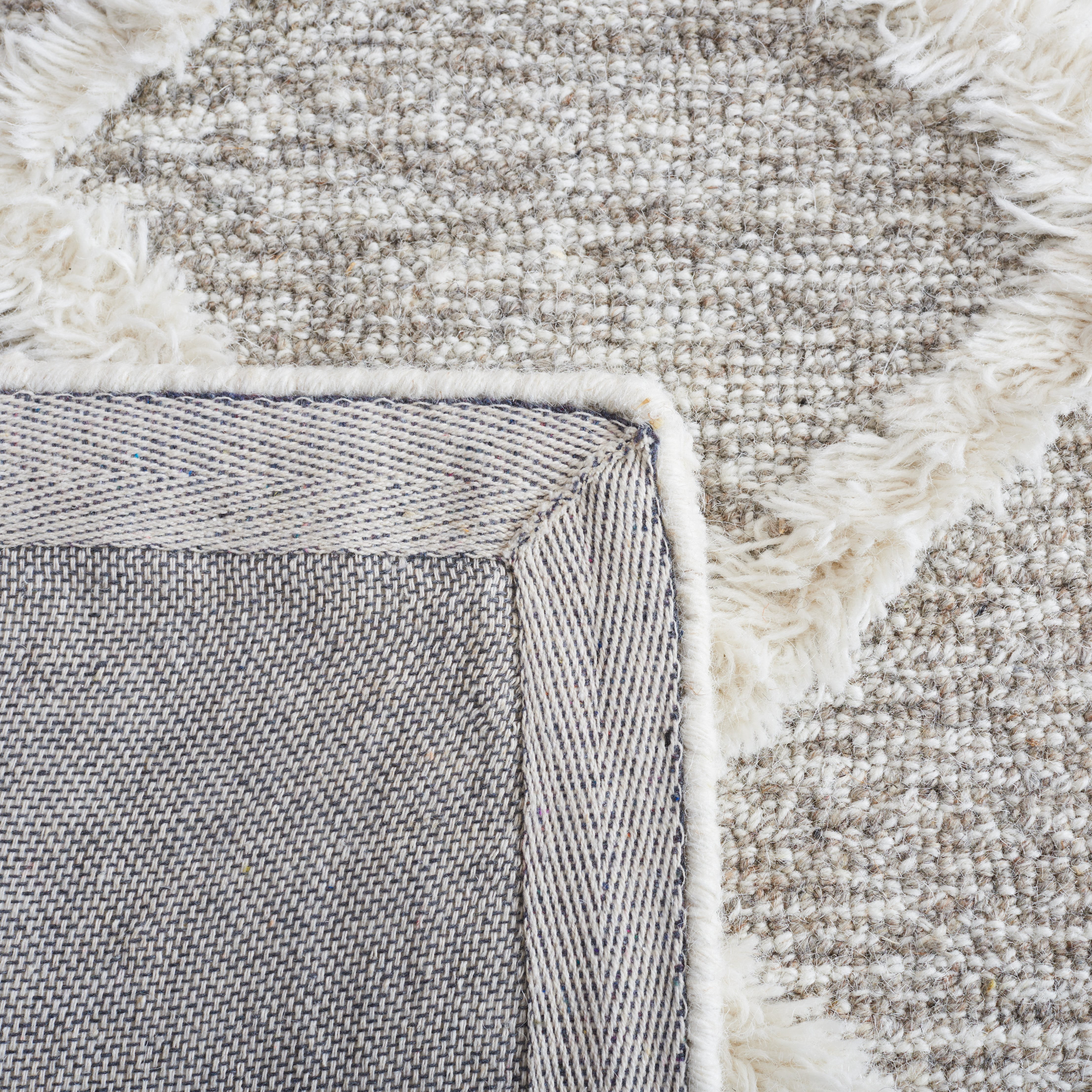 SAFAVIEH Casablanca Bojan Diamond Area Rug, Grey/Ivory, 6' x 6' Square