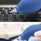 thumbnail image 4 of Kenally Goma Bulb Soft Hand Suction Ear Washing Ball Herramienta de laboratorio para niños Adultos Herramienta de limpieza de teclado Kits y herramientas de reparación de relojes Azul, 4 of 6