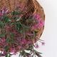 thumbnail image 4 of plantas artificiales colgantes: rosas rojas artificiales para pared, hiedra artificial para pared, hogar, porche, jardín, guirnalda decorativa para bodas al aire libre (sin cesta), 4 of 5