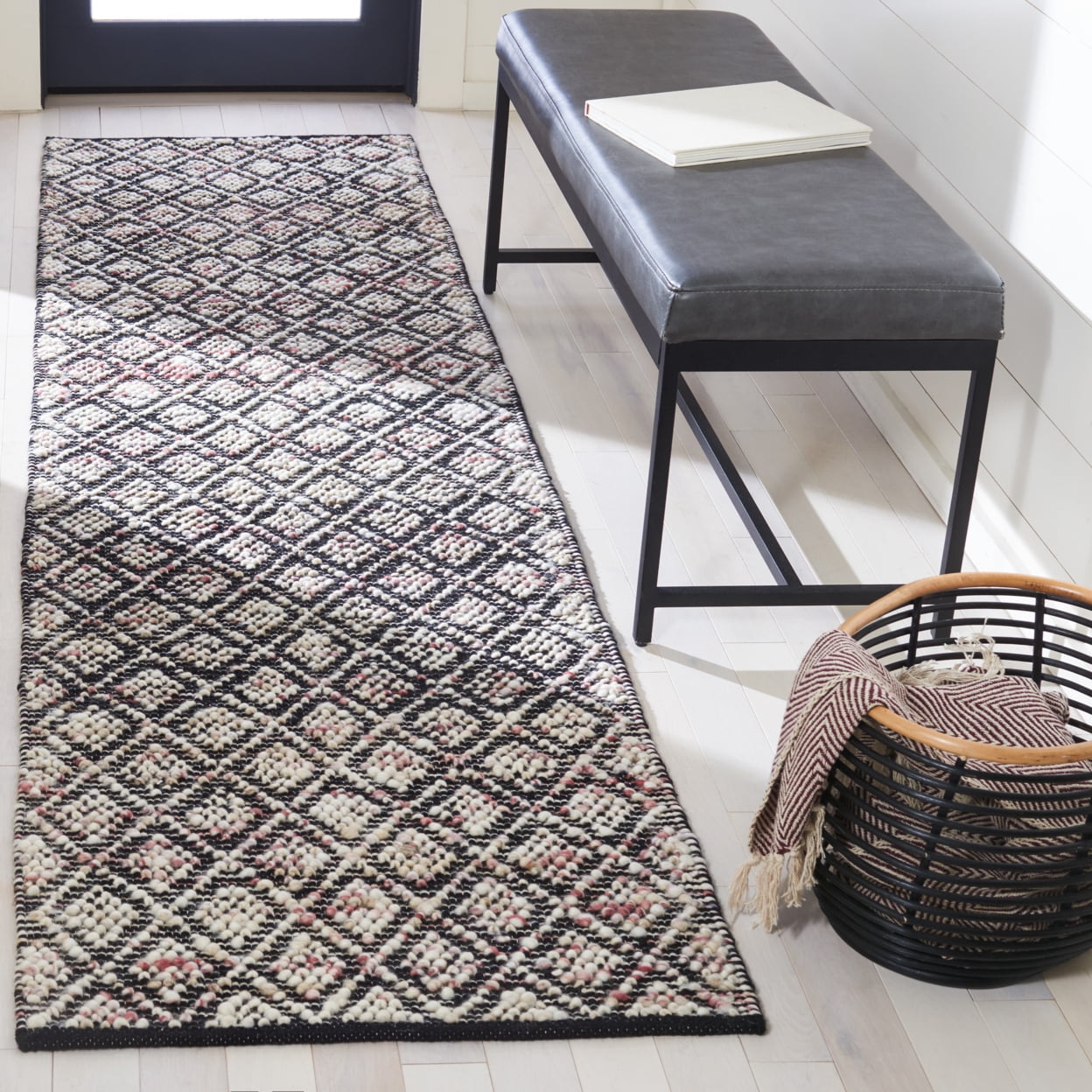 SAFAVIEH Natura Harold Diamond Area Rug, Ivory/Red, 4' x 6'