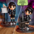 thumbnail image 4 of Figura coleccionable Just Play Wednesday Deluxe de 15 cm con 11 unidades, 4 of 7