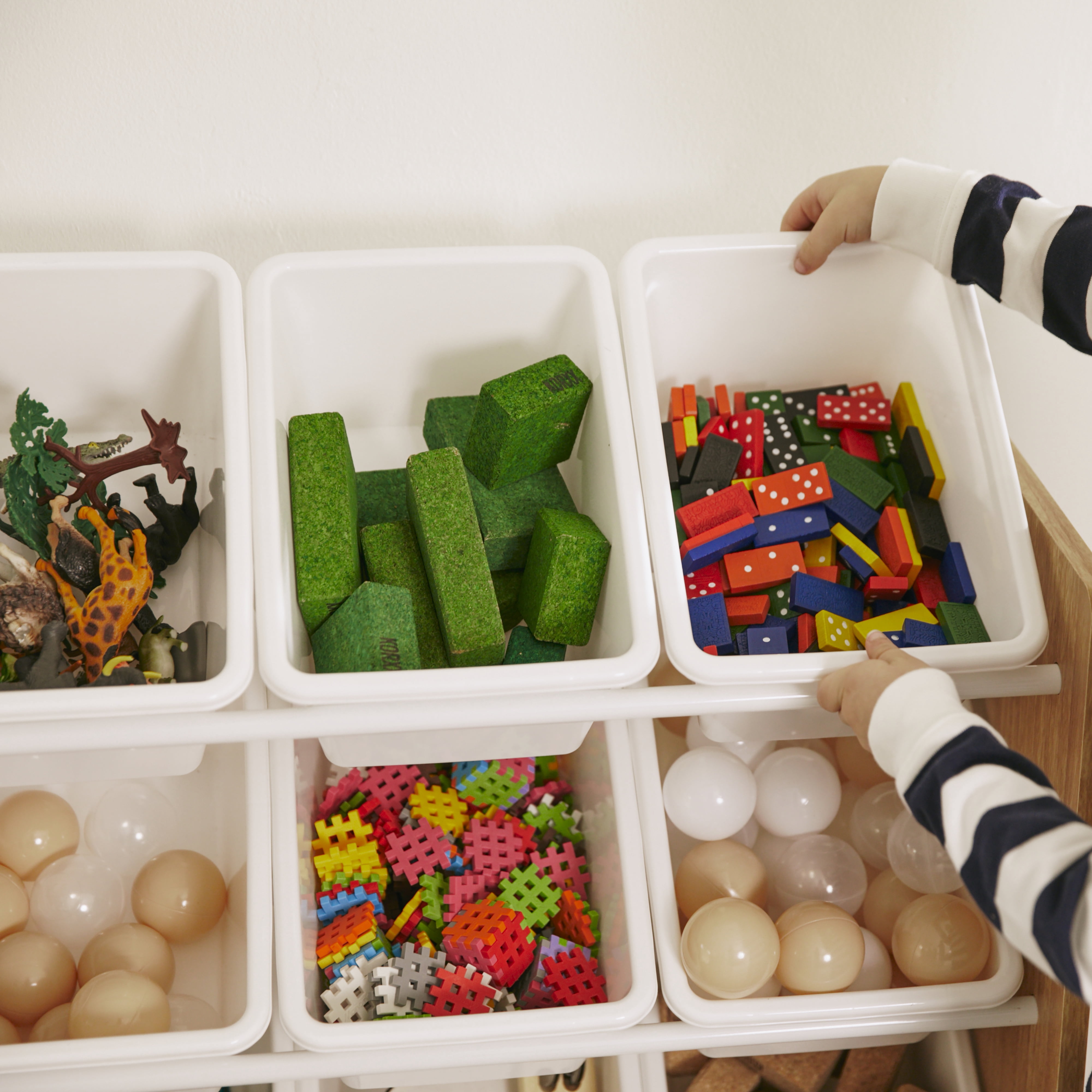 ECR4Kids 4-Tier Organizer with 12 Removable Plastic Bins, 4x3, Toy Storage, Dark Natural/White