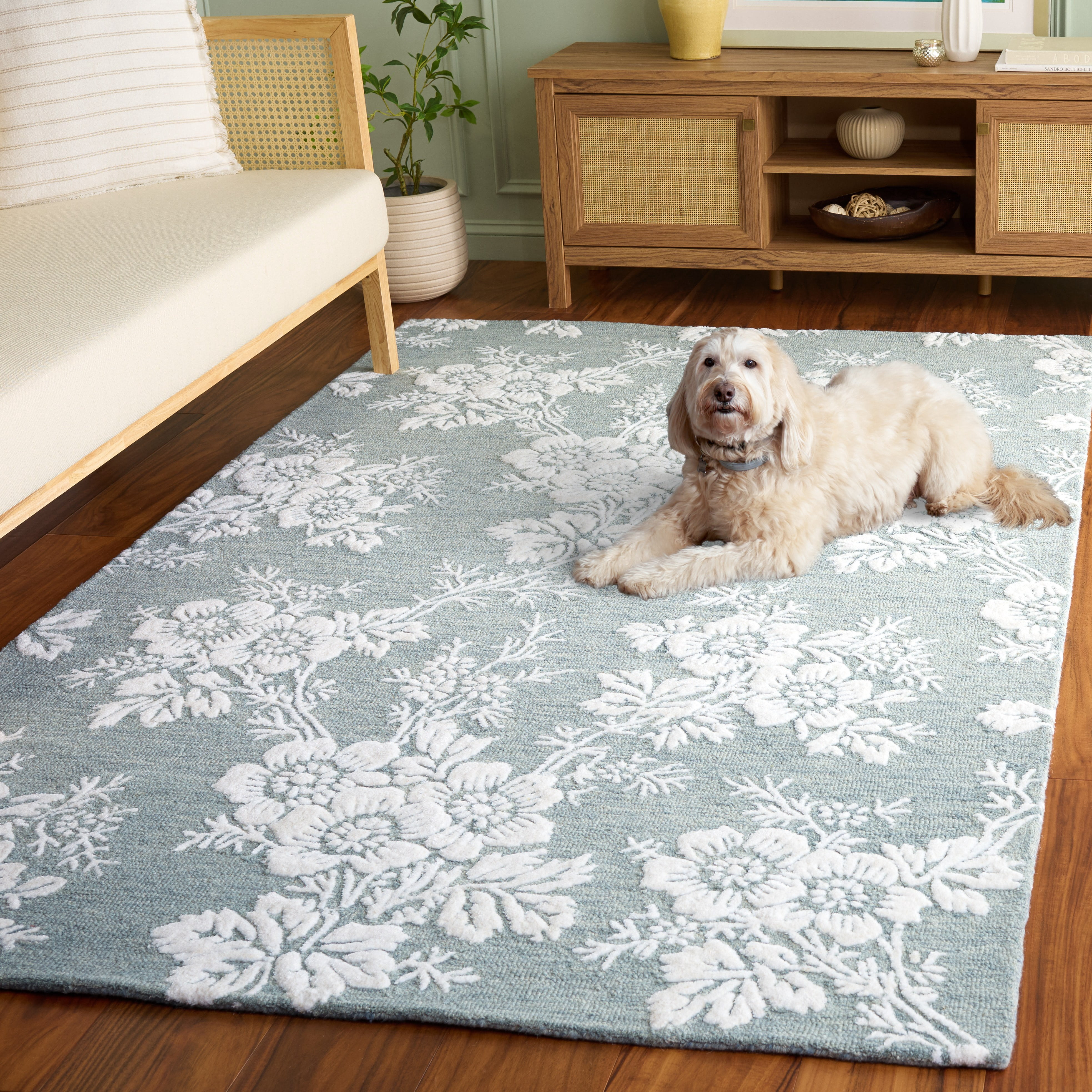 Safavieh Glamour Declan Floral Area Rug, Blue/Ivory, 5' x 8'