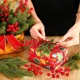 thumbnail image 5 of 20/1 piezas de ramas de bayas de Navidad, 7 cabezas, ramo de flores de bayas de acebo rojas artificiales para hacer tú mismo adornos de mesa para corona de árbol de Navidad, 5 of 6