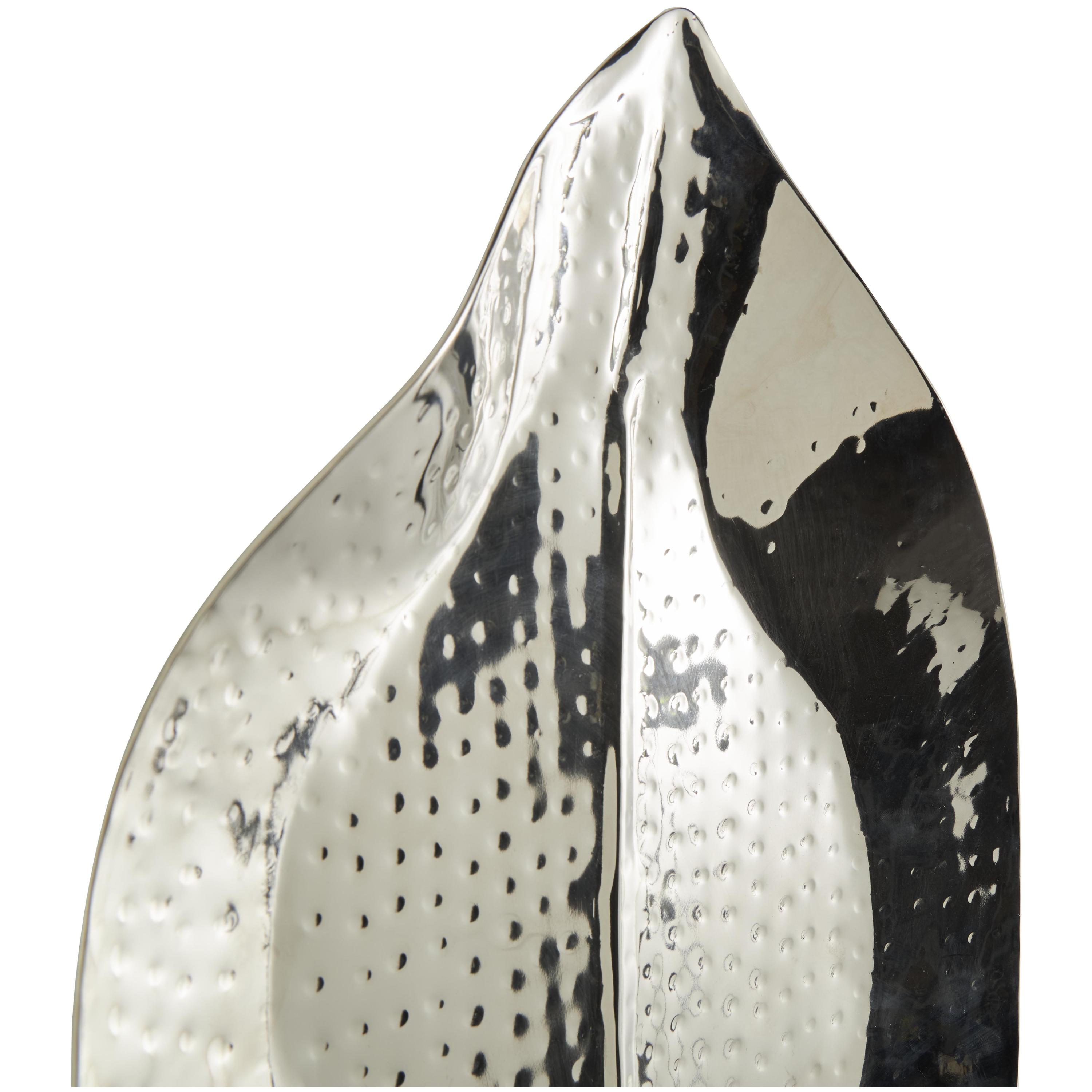 DecMode Silver Stainless Steel Metal Leaf Wall Sconce with Hammered Design