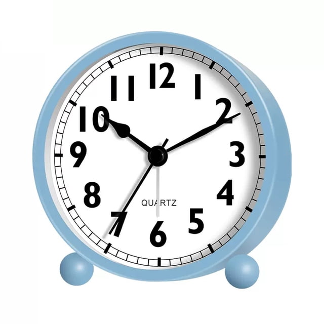 Reloj despertador redondo, silencioso, pequeño, con luz nocturna y funciona con pilas.