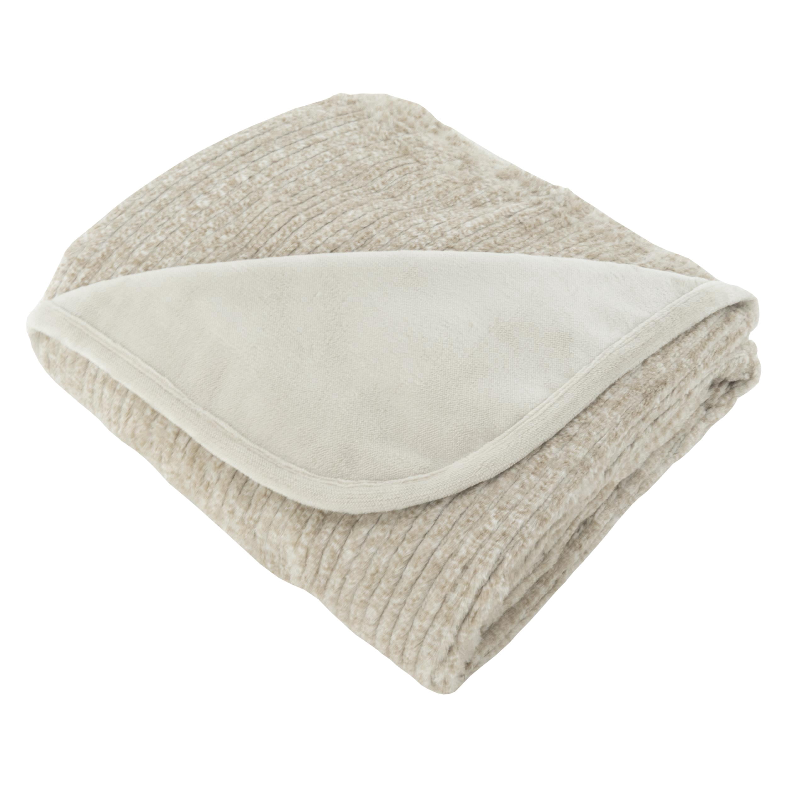 Arlee Home + Pet Waterproof Throw for Dogs and Cats