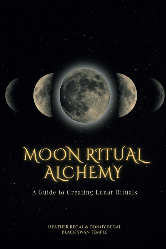 Pre-Owned Moon Ritual Alchemy: A guide to creating lunar rituals and aligning with the natural rhythms of the universe.