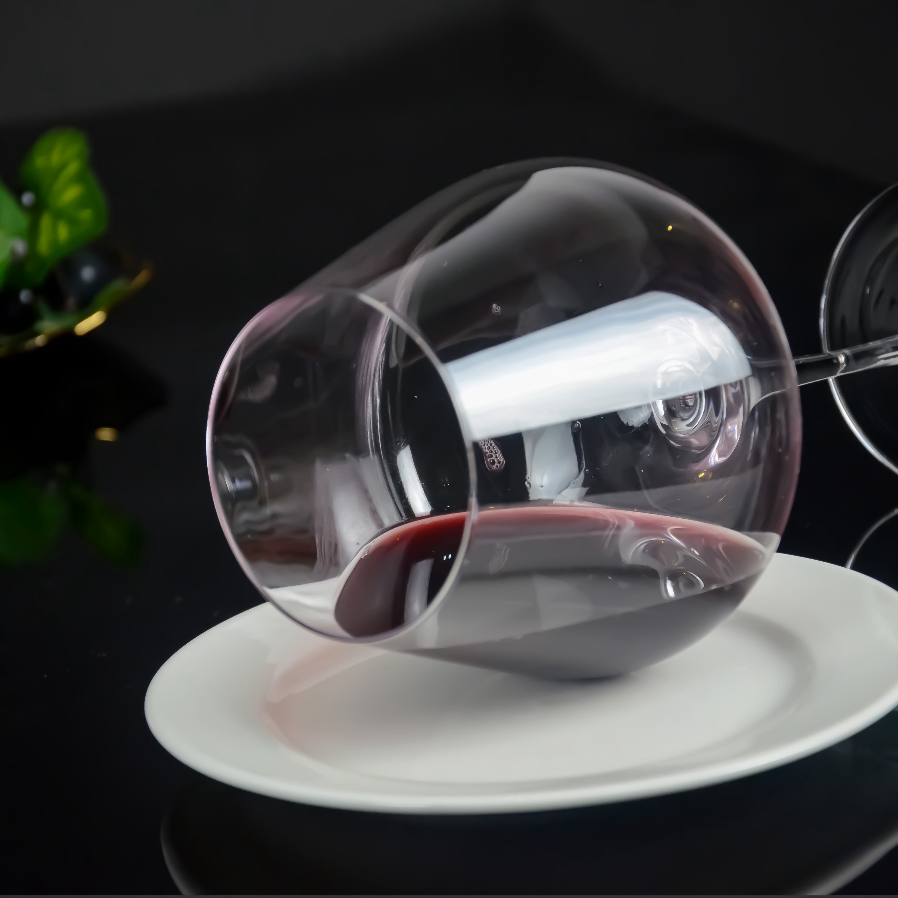 Large Wine Glasses 23 Oz set of 2, Crystal Lead-Free Long Stem Burgundy Red or White Wine Large Bowl Glass, Shatter Resistant, Perfect Gifts For Christmas Anniversary Birthday Dishwasher Safe
