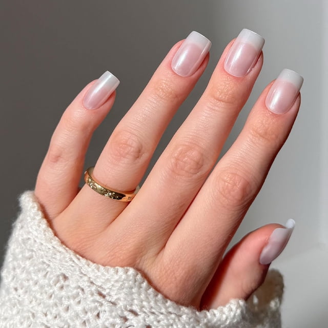 Set Glamnetic Bailey de Press On Nails, esmaltado en blanco transparente, 30 unidades
