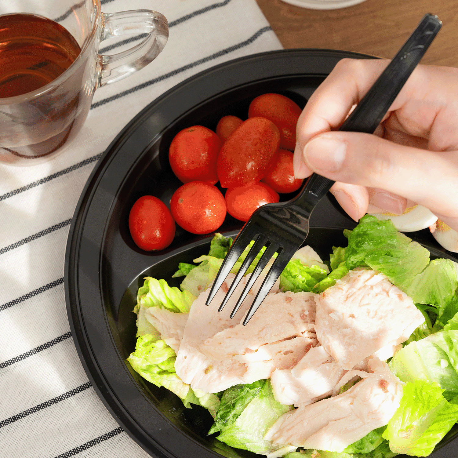 Karat Earth 9 Inch Eco-Friendly Plastic Plates [3 Compartment - 500 pcs], Black Mineral-Filled PP - Reduces Plastic Use