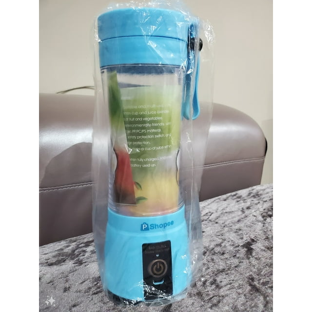 Portable Electric Blender for Juicing Fruits and Vegetables, Micro-Blender with Lid Lock, Blue