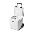 thumbnail image 3 of Cooler YETI Roadie de 48 ruedas con mango retráctil, color blanco, 3 of 8