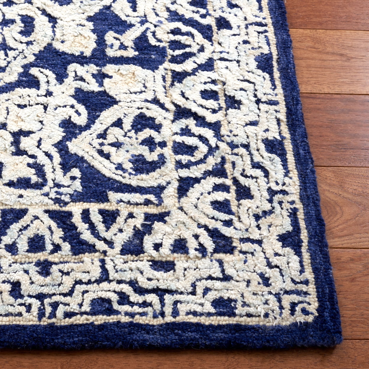SAFAVIEH Aspen Cabrail Floral Bordered Area Rug, Navy/Ivory, 4' x 6'