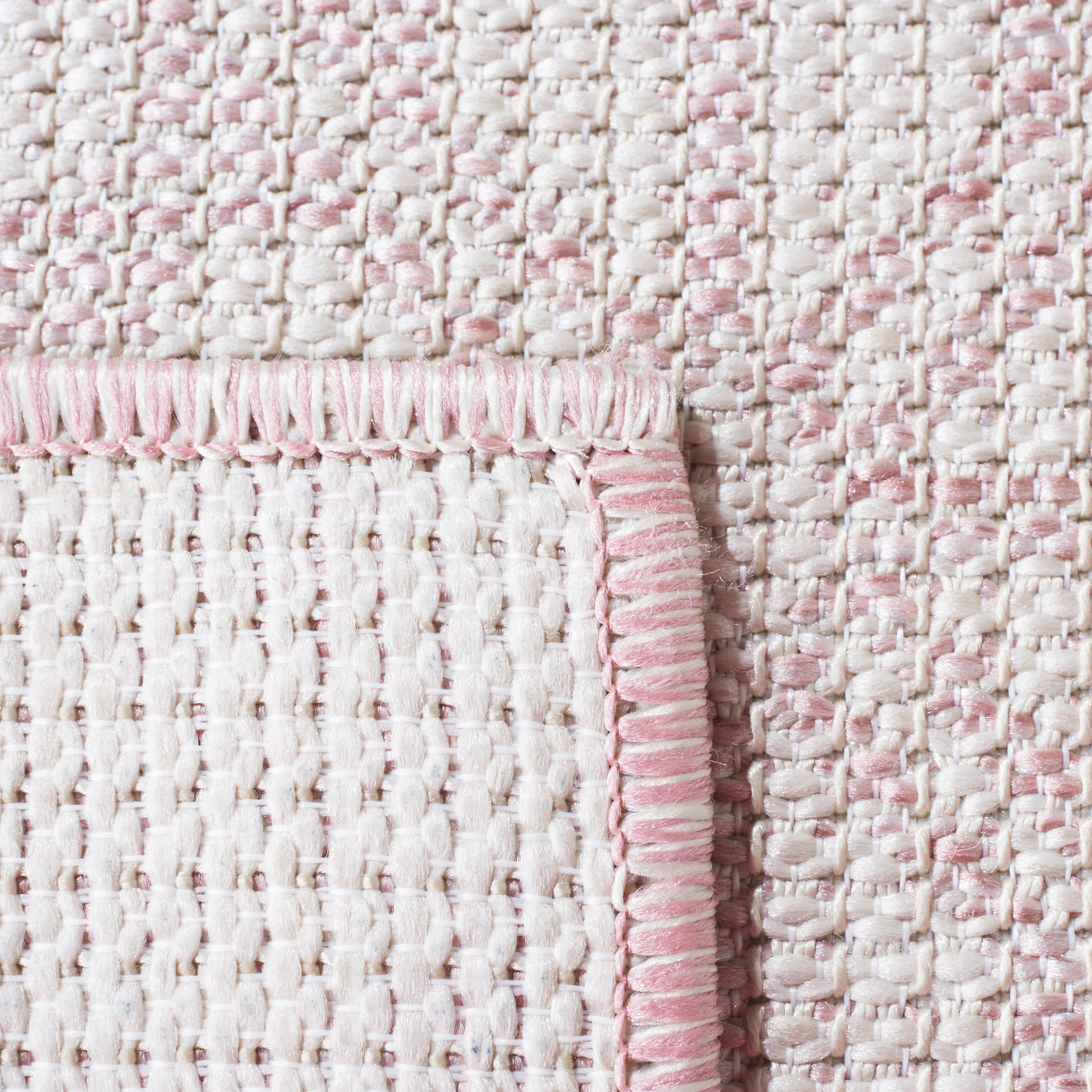 SAFAVIEH Martha Stewart Hampton Diamond Indoor/Outdoor Area Rug, Pink/Ivory, 6'5" x 6'5" Round